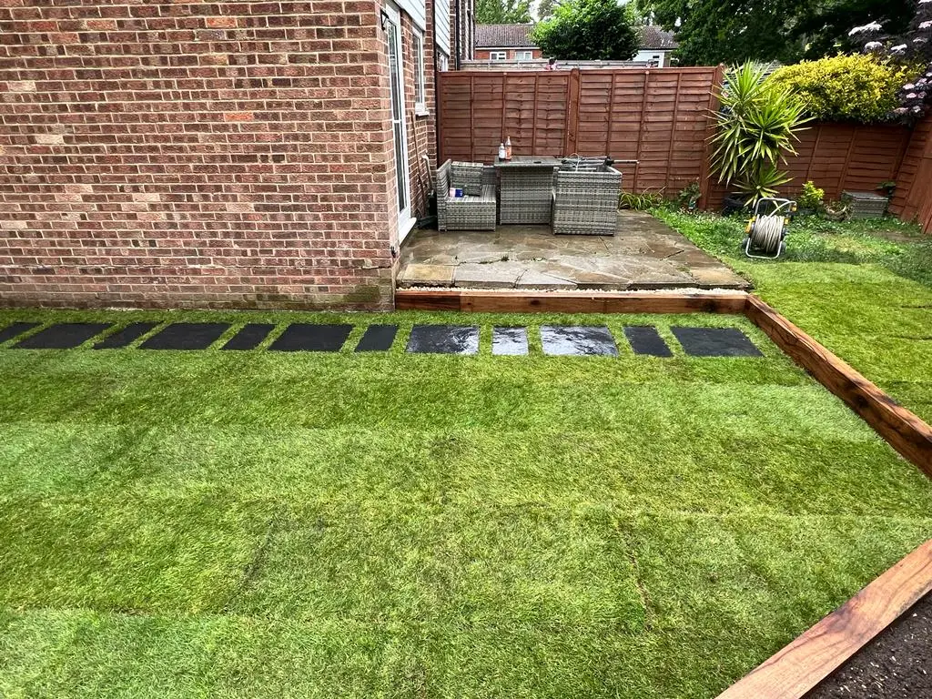 turf-laying-redhill |small garden landscapers | small garden ideas
